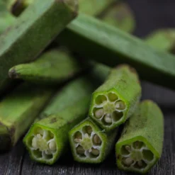 Okra - Zarte Schoten frisch ernten